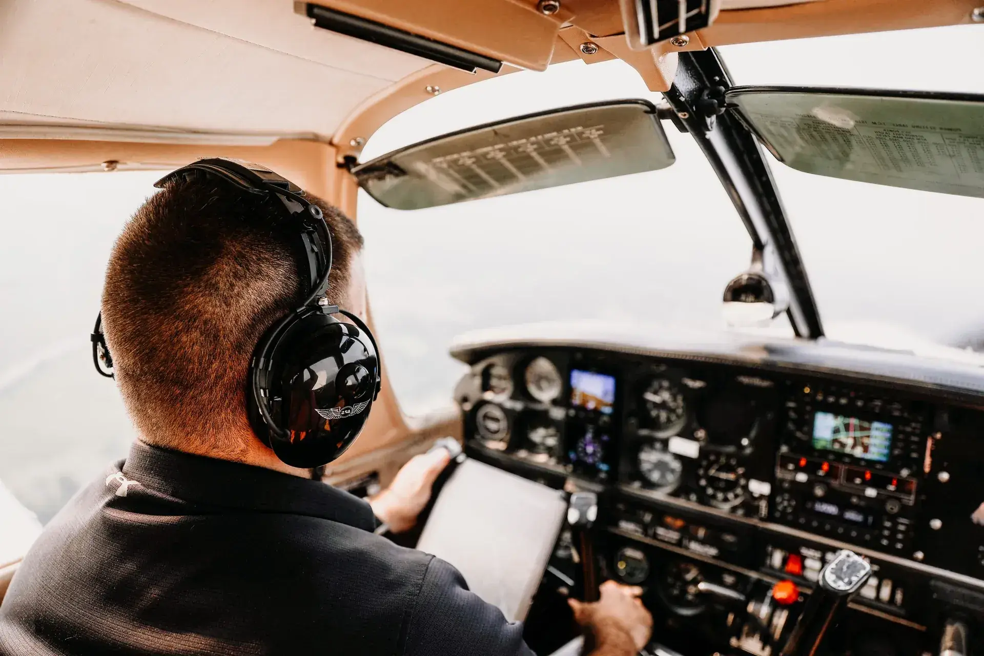 How to Advertise Your Flight School in 2024