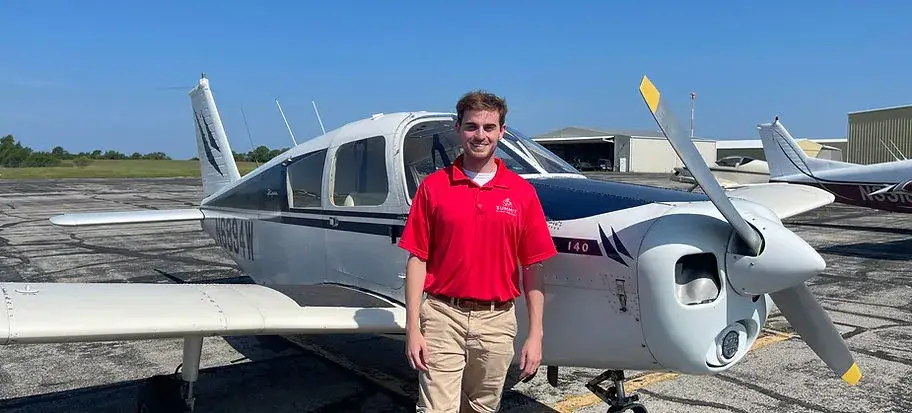 Summit Flight Academy aircraft and students