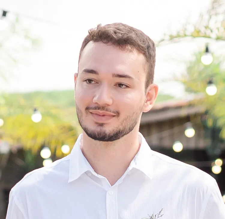 Portrait of Lucas Rodrigues, Web Developer at Right Rudder Marketing